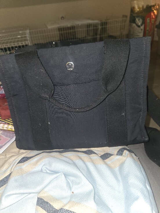 lululemon athletica Handbags - Lululemon Boxy Mini Tote Bag In Black